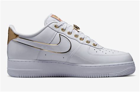 Nike Air Force 1 authentication